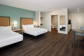 Suite Studio, 2 grands lits, accessible aux personnes à mobilité réduite, baignoire (Mobility)