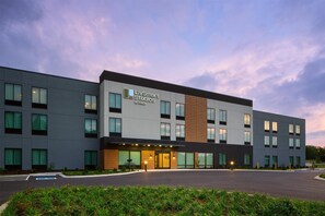 Exterior - LivSmart Studios by Hilton Tullahoma (Tullahoma)