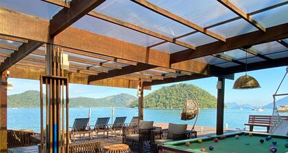 Beachfront House in Mangaratiba