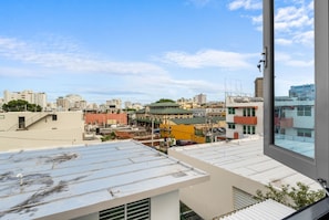 Pemandangan kota dari properti