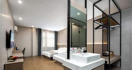 Weihui Xiangbala Hot Spring Business Hoteal