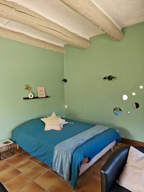 1 quarto, Wi-Fi de cortesia, roupa de cama