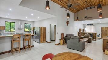 Rumah, pemandangan kebun | Ruang keluarga