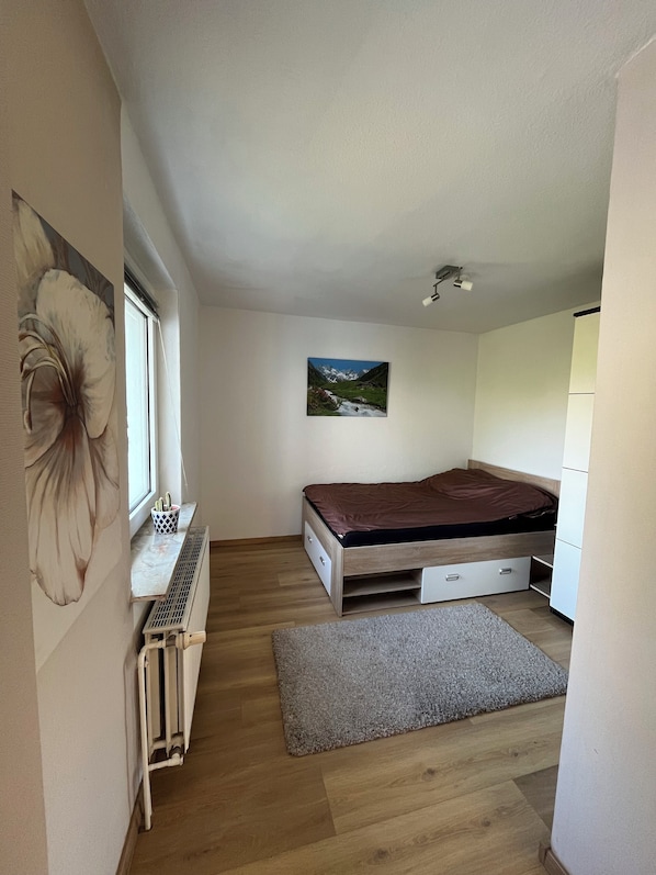 1 bedroom, WiFi, bed sheets