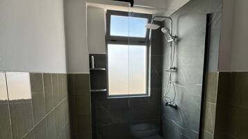 風筒、坐浴桶、提供毛巾、番梘