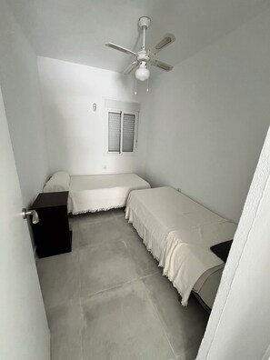 3 bedrooms, bed sheets