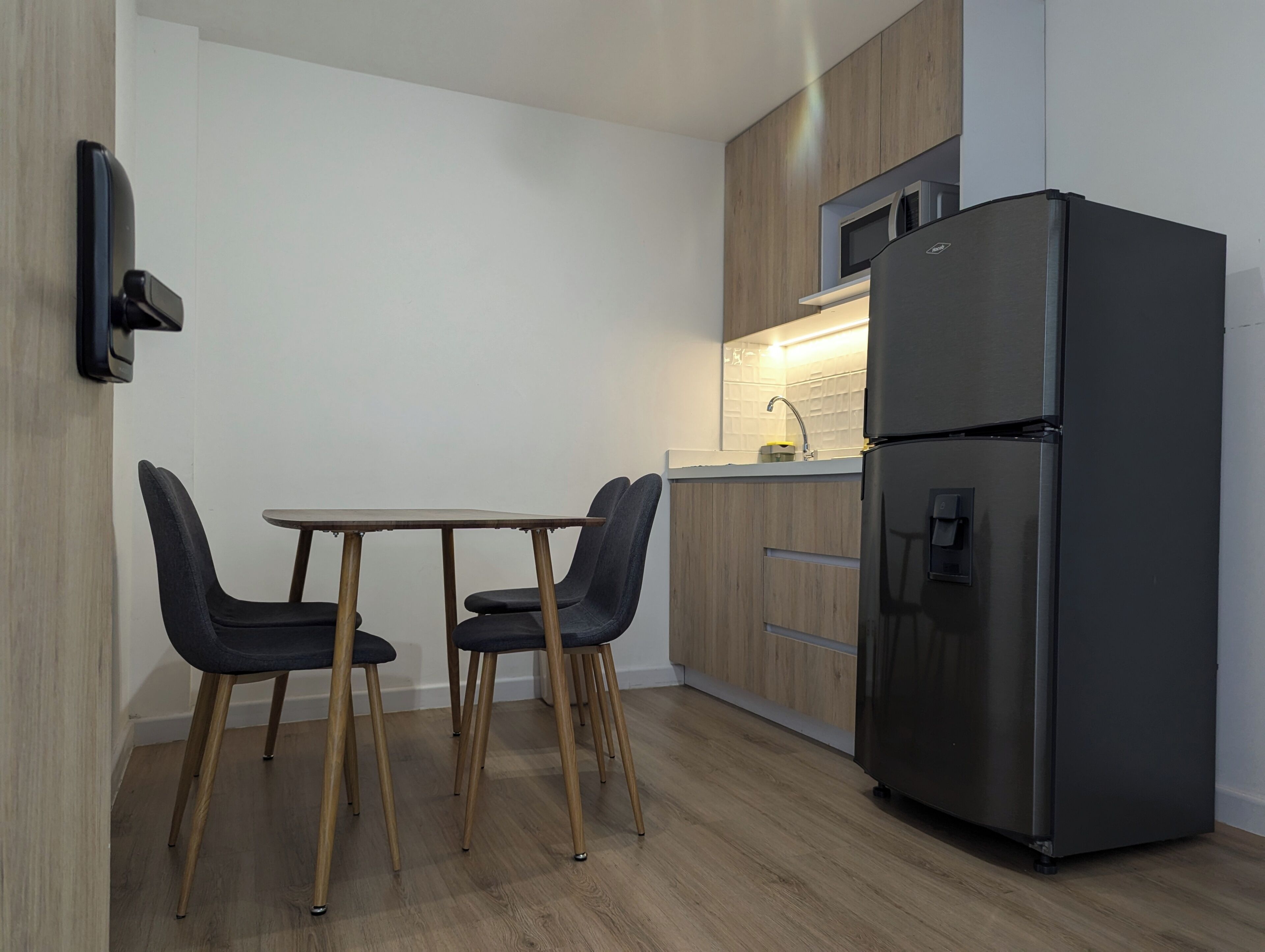 Apartamento en Laureles, Jacuzzi A/C -401 | Eget tekjøkken | Minikjøleskap og mikrobølgeovn