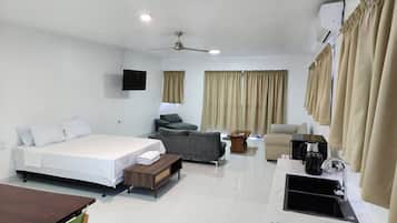 Comfort Studio, Courtyard View, Ground Floor | Laptop workspace, soundproofing, iron/ironing board, WiFi