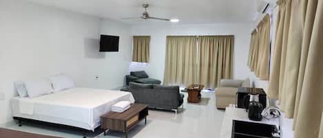 Comfort Studio, Courtyard View, Ground Floor | Laptop workspace, soundproofing, iron/ironing board, WiFi