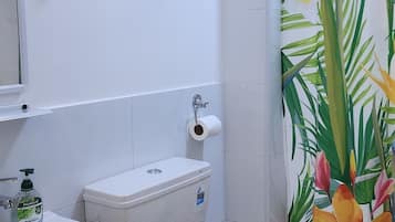 Comfort Studio, Courtyard View, Ground Floor | Bathroom | Soap, toilet paper