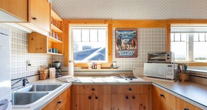 Sisters Chalet 1-bed retreat with WiFi, AC, and views near downtown Sisters.