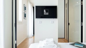 Unclassified image, 4 of 6, button - Penthouse Apartment 5.4 (Milano)