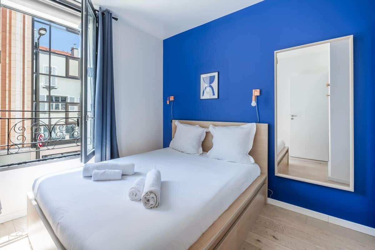 1 dormitorio, tabla de planchar con plancha, cuna de viaje y wifi