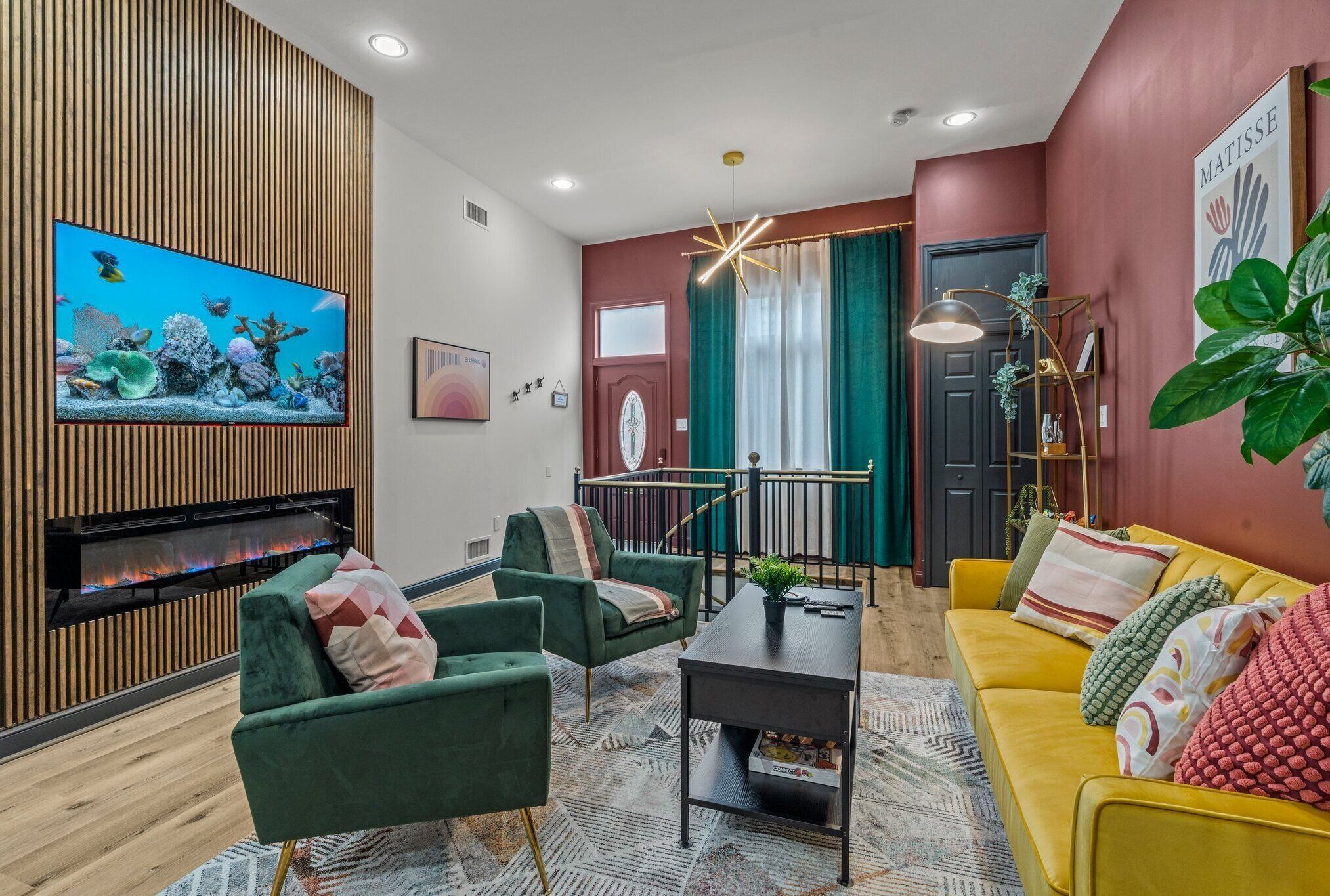 公寓, 庭院 | 起居區 | 智慧型電視