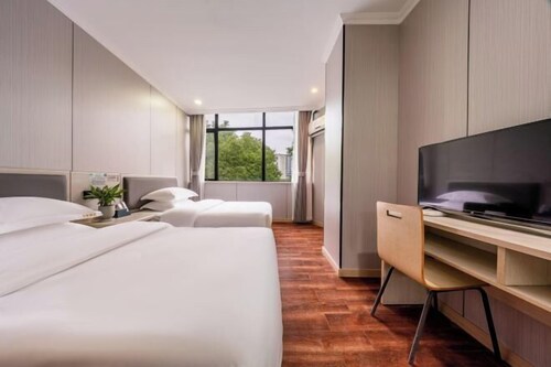 Jinghu Hotel (Hangzhou Hefang Street Branch)