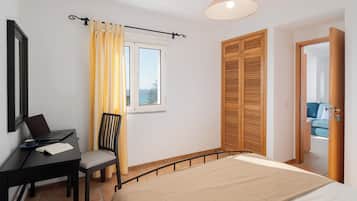 1 chambre, fer et planche Ă repasser, Wi-Fi, draps fournis