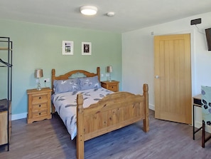 1 bedroom, bed sheets - 1 bedroom accommodation in Walcott (Walcott)