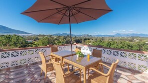 Outdoor dining - Finca Raziel Cártama by Ruralidays (Málaga)