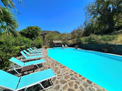Charming hotel suite in marvelous Bequia