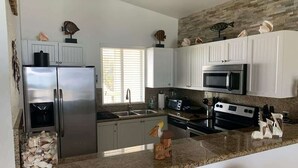 茶具/咖啡用具、冰箱、微波炉、烤箱