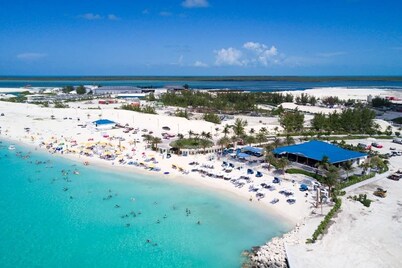 Sunsets In Paradise, third floor condo with breathtaking sunsets and ocean views