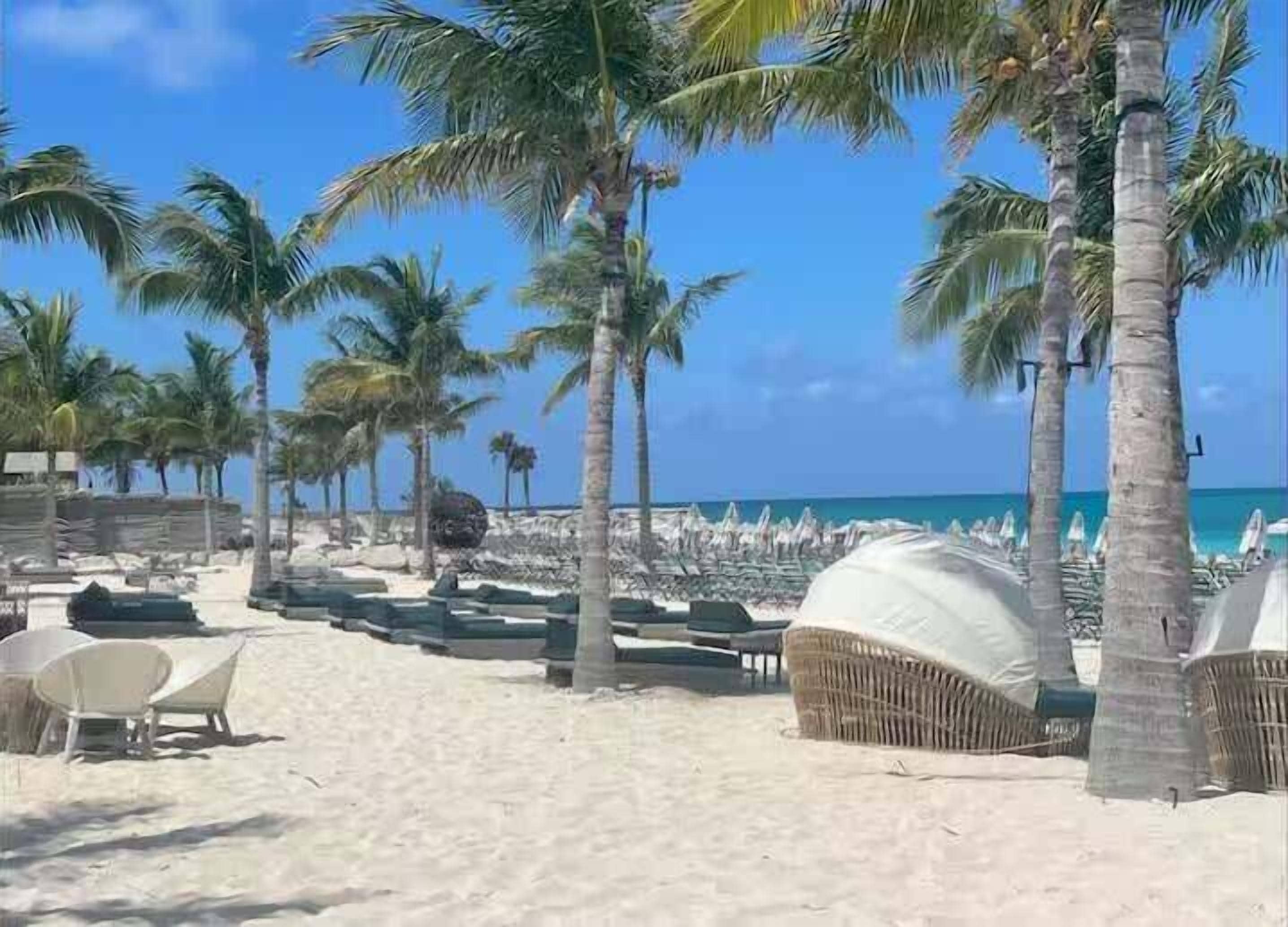 Beach nearby, sun-loungers, beach towels