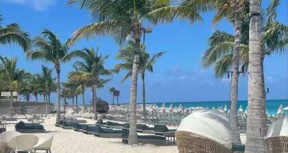 Gorgeous condo in Bimini. Spectacular sunsets from your own private balcony.