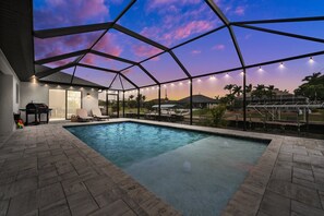 Pool - Paradise in front of the water (Cape Coral)