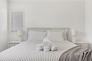 3 bedrooms, free WiFi, bed sheets