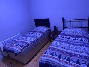 2 chambres, fer et planche Ă repasser, Wi-Fi, draps fournis