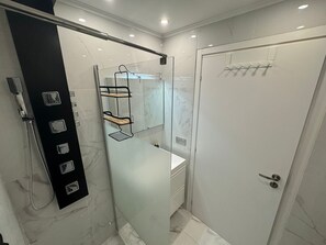 Jetted tub, hair dryer, bidet, towels - Apartament with sea wiev (Nice)
