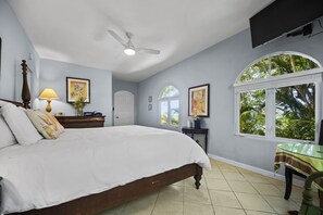 5 Schlafzimmer, Schreibtisch, Bügeleisen/Bügelbrett, kostenloses WLAN