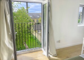Interior - Luxury 4 bed city house near river - sleeps 10 (Cambridge)