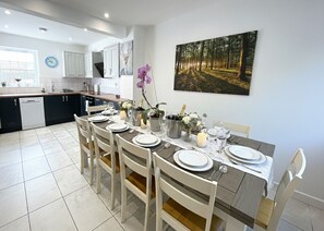 Dining - Luxury 4 bed city house near river - sleeps 10 (Cambridge)