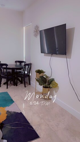 Studio at Boat club dr, close to a Golf Club a lake in a serene neighborhood.