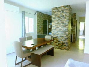 Dining - BEAUTIFUL HOUSE ENJOY AND REST WITH YOUR FAMILY WIFI 10 MIN FROM THE BEACH (Playa del Carmen)