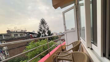 Doppia Deluxe, balcone, vista città | Terrazza/patio