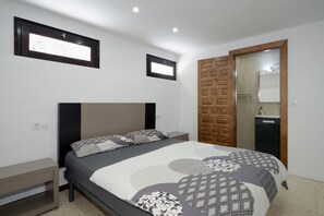 5 Schlafzimmer, Bügeleisen/Bügelbrett, WLAN, Bettwäsche