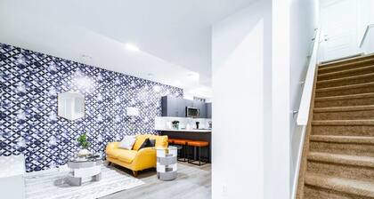 NEW-Luxury 6BR Retreat-Hot Tub-KingBed-EV Charger