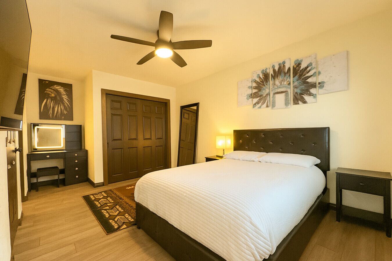 Strykjärn/strykbräda, wi-fi och sängkläder