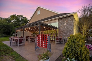 BBQ/picnic Area - Surestay Studio By Best Western Paradise Lancaster County (Paradise)