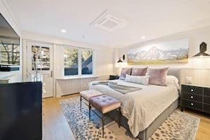 2 bedrooms, WiFi, bed sheets - Lodge Tower 186 2BR at the base of Vail Mountain (Vail)
