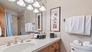 Bathroom - Lodge Tower 290  at the base of Vail Mountain (Vail)