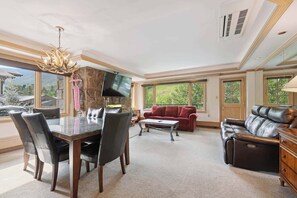 TV, fireplace - Lodge Tower 377 2BR  at the base of Vail Mountain (Vail)