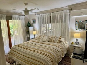 4 habitaciones, tabla de planchar con plancha, wifi y ropa de cama