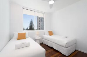 2 quartos, ferros/tábuas de passar roupa, Wi-Fi, roupa de cama