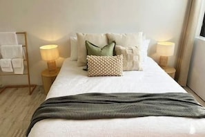 3 slaapkamers, een strijkplank/strijkijzer, wifi, beddengoed