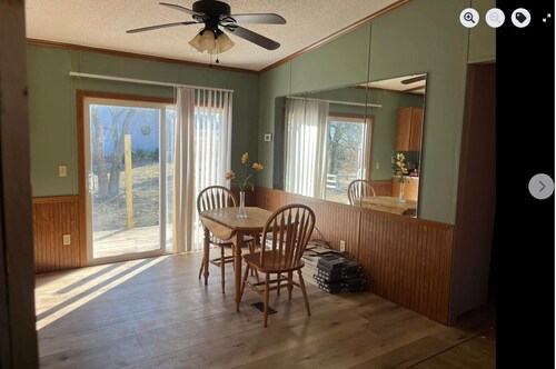 Quaint 3-bedroom cottage on working farm in small rural America.  Pet friendly