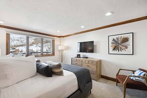 Desk, WiFi, bed sheets