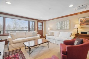 Fireplace - Lodge Tower 294 1BR at the base of Vail Mountain (Vail)